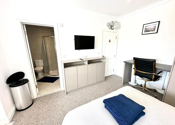 Sunny Modern, Private Apartment,15 Mins To Central London